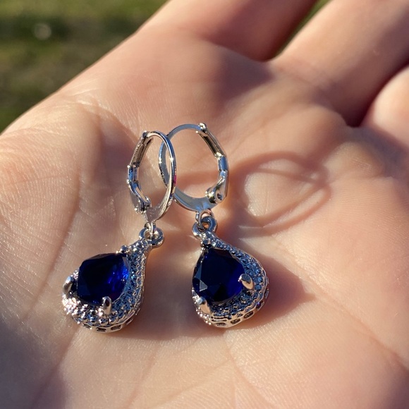 Women's Jewelry Silver Sapphire Dangle Earrings - Picture 4 of 4